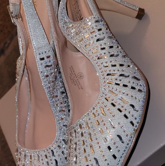 Rhinestone 👠 - Picture 2 of 2